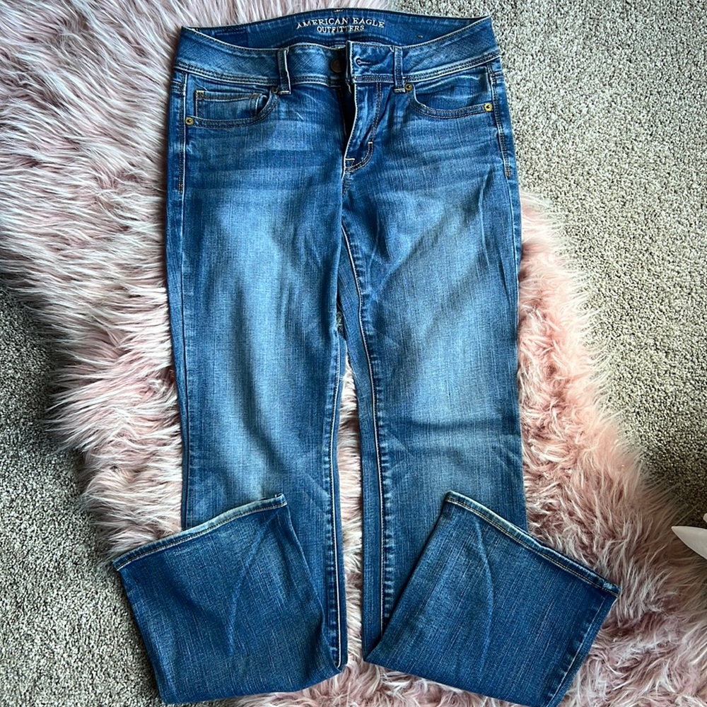 Women’s American eagle kick boot jeans. Size 8 reg.